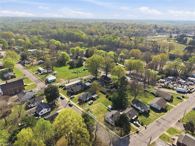 621 E A Street, Newton, NC 28658