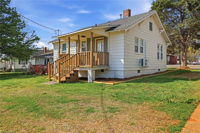 621 E A Street, Newton, NC 28658