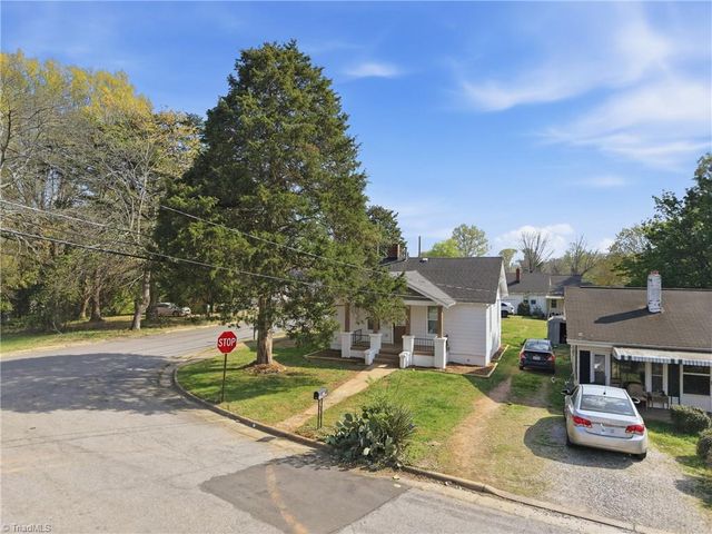 621 E A Street, Newton, NC 28658