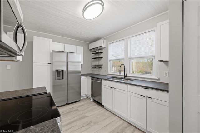 621 E A Street, Newton, NC 28658