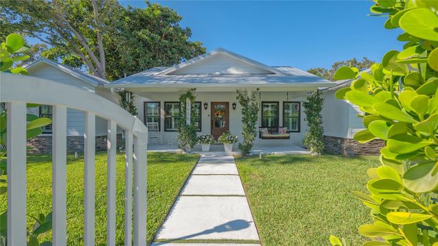 3606 PALONIA COURT, Sarasota, FL 34239