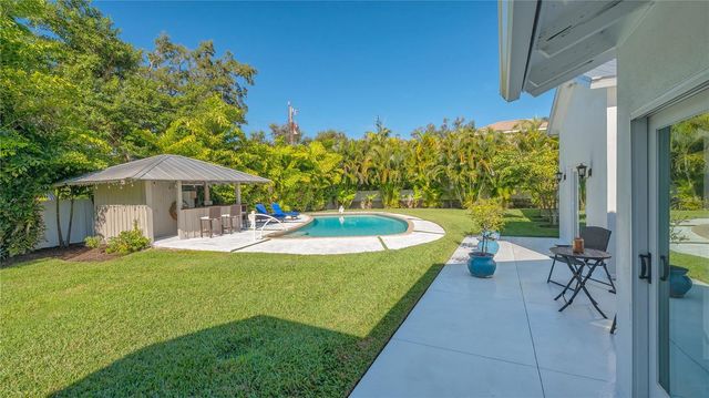 3606 PALONIA COURT, Sarasota, FL 34239