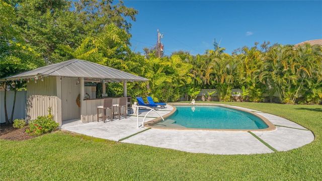 3606 PALONIA COURT, Sarasota, FL 34239