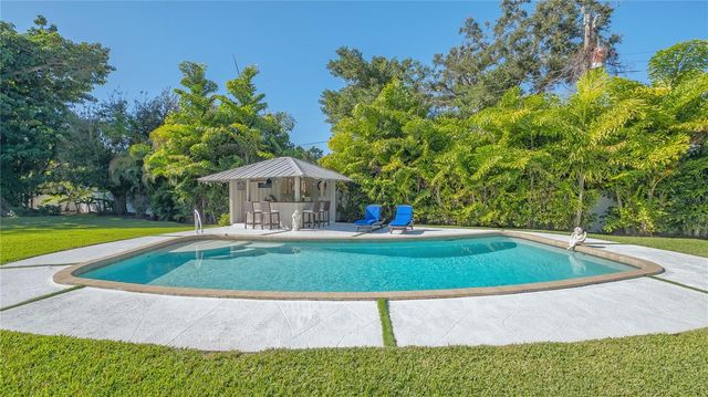 3606 PALONIA COURT, Sarasota, FL 34239