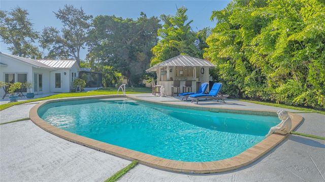 3606 PALONIA COURT, Sarasota, FL 34239