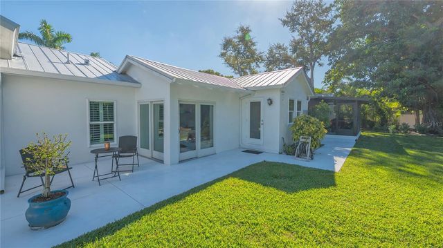 3606 PALONIA COURT, Sarasota, FL 34239
