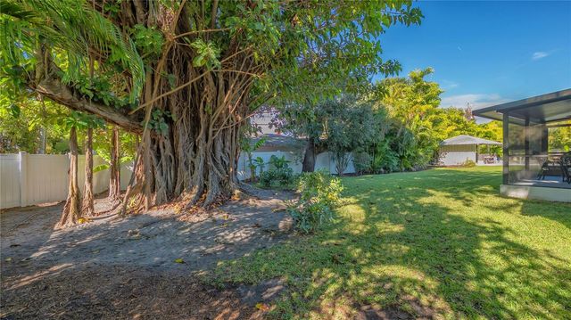 3606 PALONIA COURT, Sarasota, FL 34239