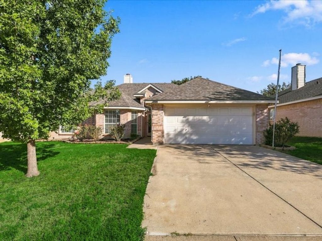 3709 Staghorn Circle N, Fort Worth, TX 76137