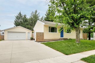 2223 E Rose Avenue, Des Moines, IA 50320