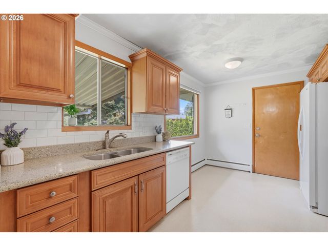13657 Se SHERMAN Dr, Portland, OR 97233