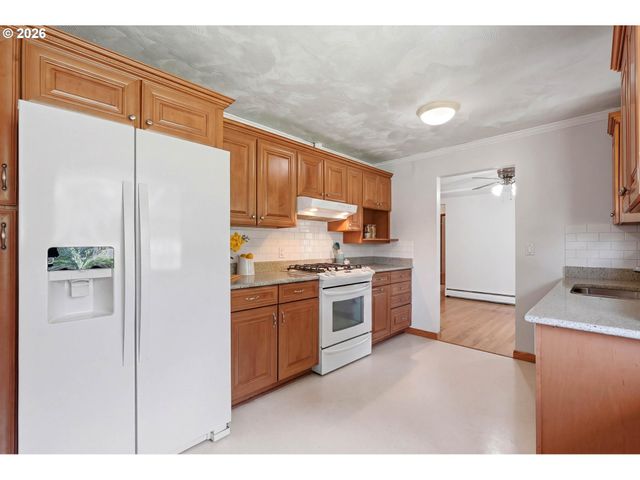 13657 Se SHERMAN Dr, Portland, OR 97233