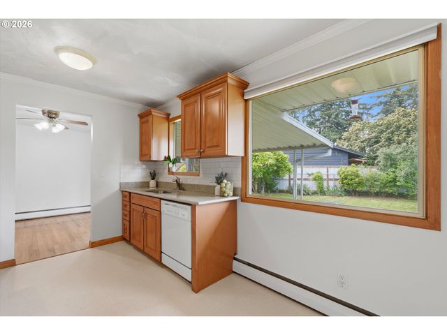 13657 Se SHERMAN Dr, Portland, OR 97233
