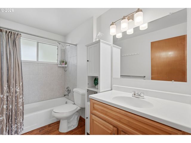 13657 Se SHERMAN Dr, Portland, OR 97233