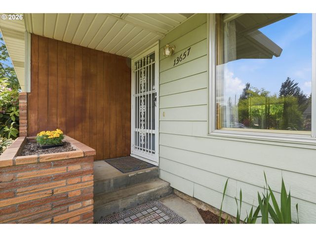 13657 Se SHERMAN Dr, Portland, OR 97233