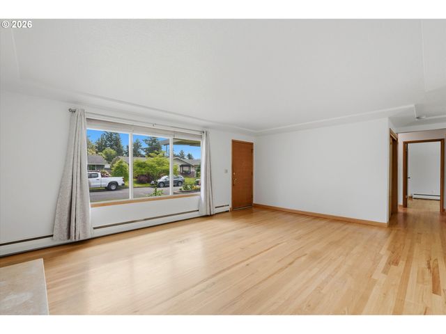 13657 Se SHERMAN Dr, Portland, OR 97233