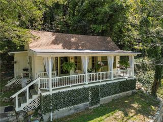 17 Flint Street, Eureka Springs, AR 72632