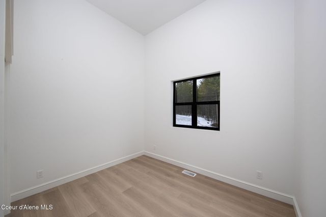 252 Doc Holliday Dr, Spirit Lake, ID 83869