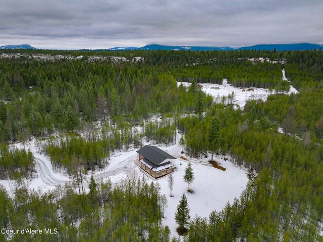 252 Doc Holliday Dr, Spirit Lake, ID 83869