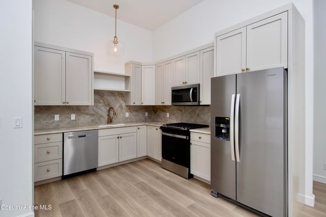 252 Doc Holliday Dr, Spirit Lake, ID 83869