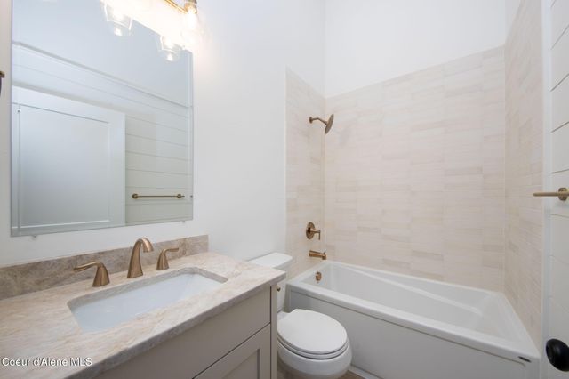 252 Doc Holliday Dr, Spirit Lake, ID 83869