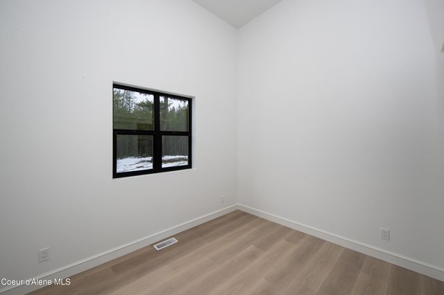 252 Doc Holliday Dr, Spirit Lake, ID 83869