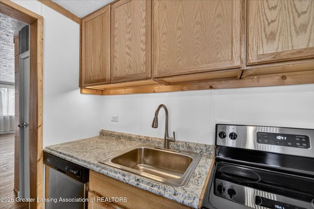 121 Armstrong Street, Leslie, MI 49251