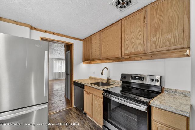 121 Armstrong Street, Leslie, MI 49251