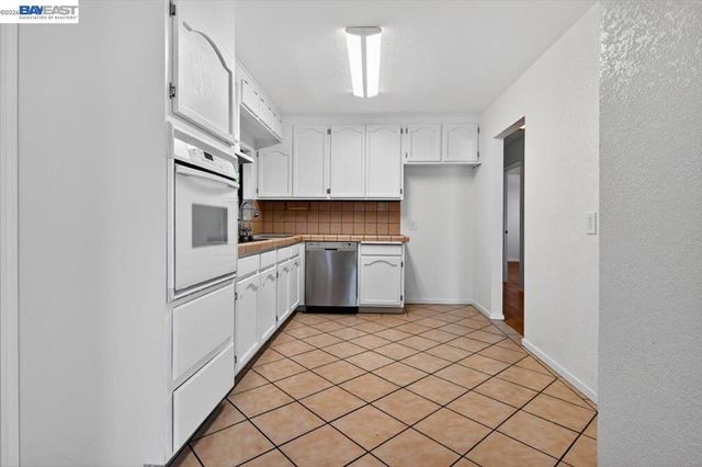 19762 Hathaway Ave, San Lorenzo, CA 94541