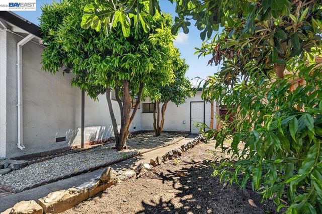 19762 Hathaway Ave, San Lorenzo, CA 94541