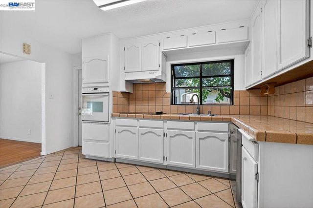 19762 Hathaway Ave, San Lorenzo, CA 94541