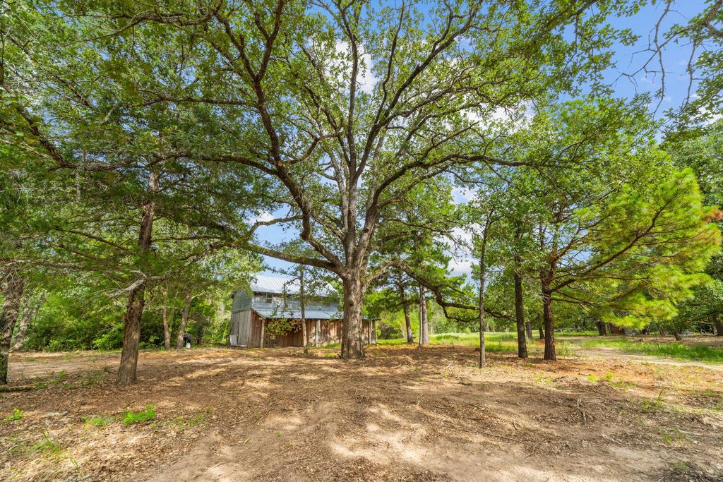 242 Cody LN, Bastrop, TX 78602