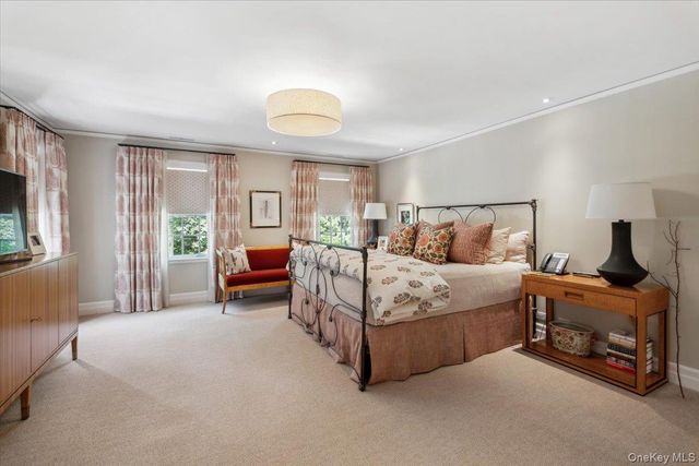 18 Richbell Road, Scarsdale, NY 10583