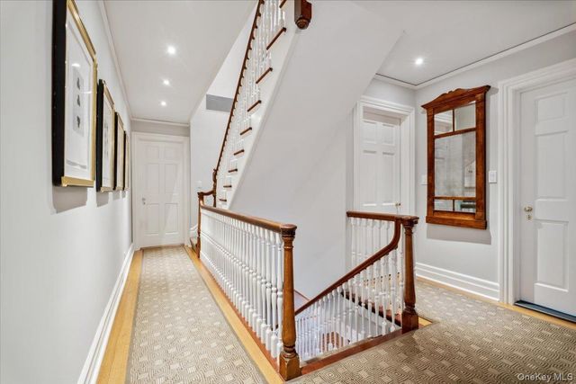 18 Richbell Road, Scarsdale, NY 10583