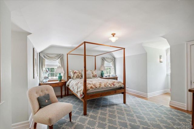 18 Richbell Road, Scarsdale, NY 10583