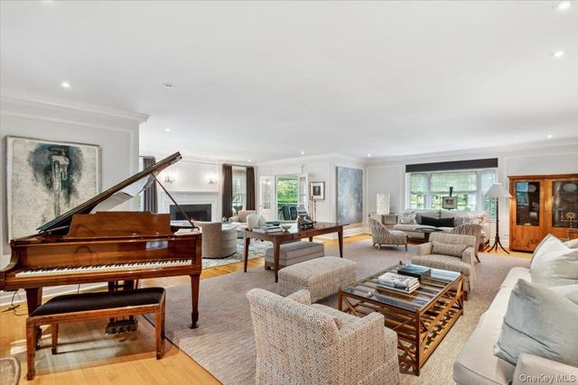 18 Richbell Road, Scarsdale, NY 10583