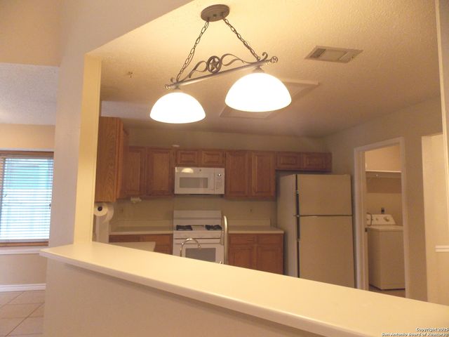 7427 Silent Path, San Antonio, TX 78250