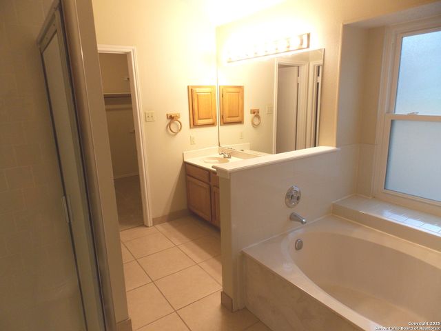 7427 Silent Path, San Antonio, TX 78250