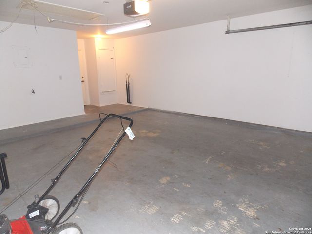 7427 Silent Path, San Antonio, TX 78250