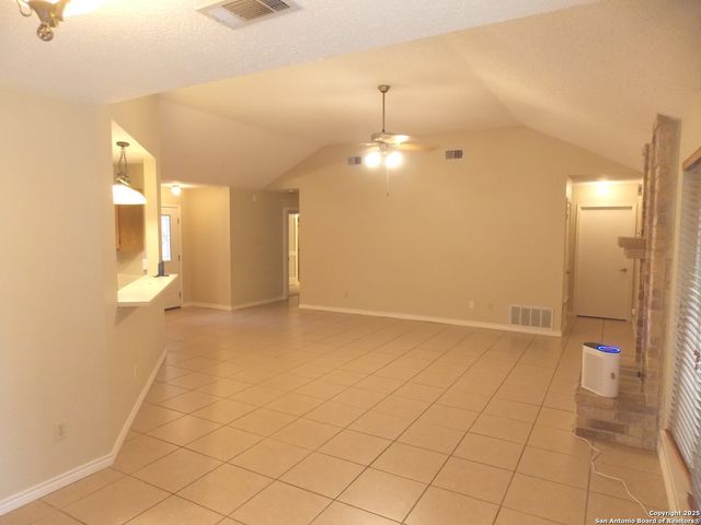 7427 Silent Path, San Antonio, TX 78250