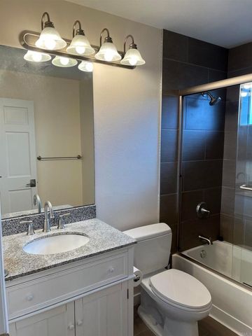 8840 Villa La Jolla Drive 301, La Jolla, CA 92037