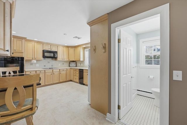 130 Braemoor Rd, Brockton, MA 02301