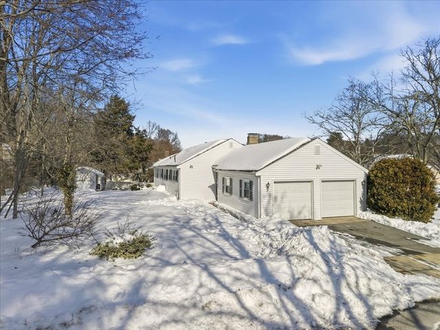 130 Braemoor Rd, Brockton, MA 02301