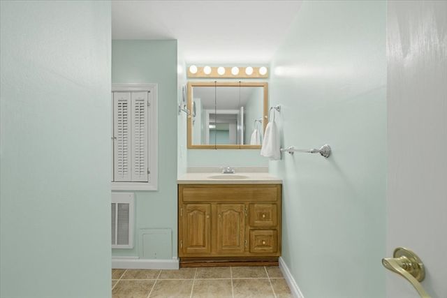 130 Braemoor Rd, Brockton, MA 02301