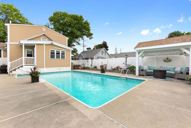 16 Adams St, Danvers, MA 01923