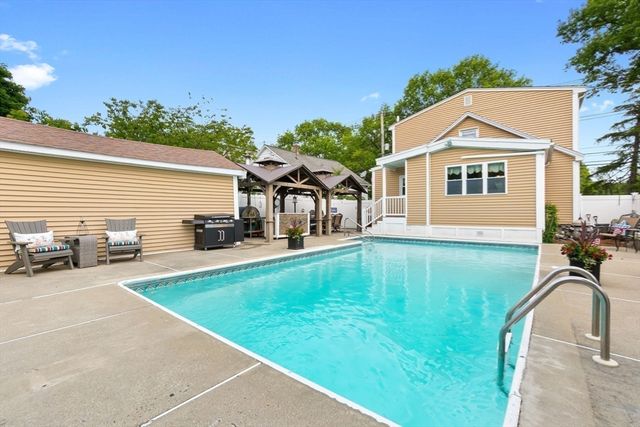 16 Adams St, Danvers, MA 01923