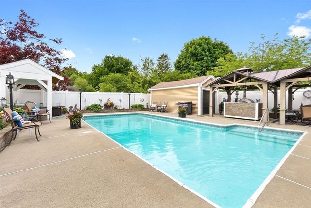 16 Adams St, Danvers, MA 01923