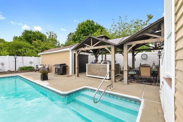 16 Adams St, Danvers, MA 01923