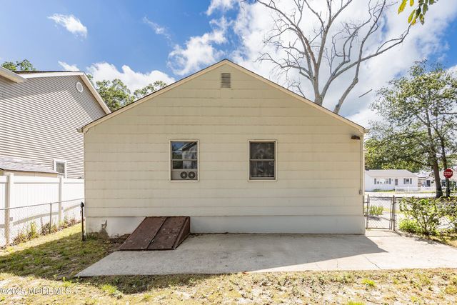 2821 Herbertsville Road, Point Pleasant, NJ 08742