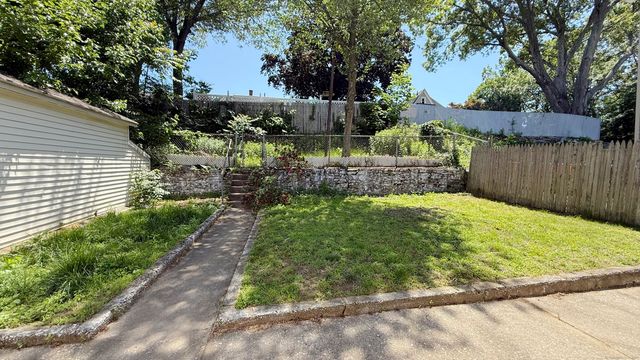 202 Goddard Avenue, Bridgeport, CT 06610