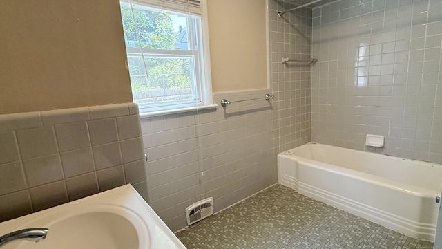 202 Goddard Avenue, Bridgeport, CT 06610